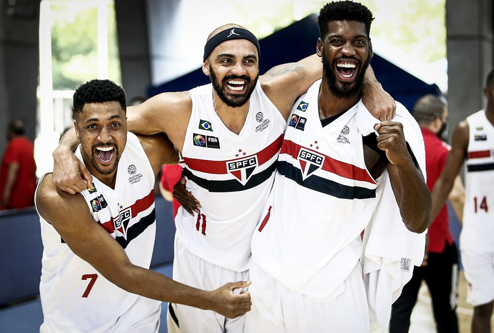 Histórico, São Paulo vence San Lorenzo e chega à semifinal da Champions